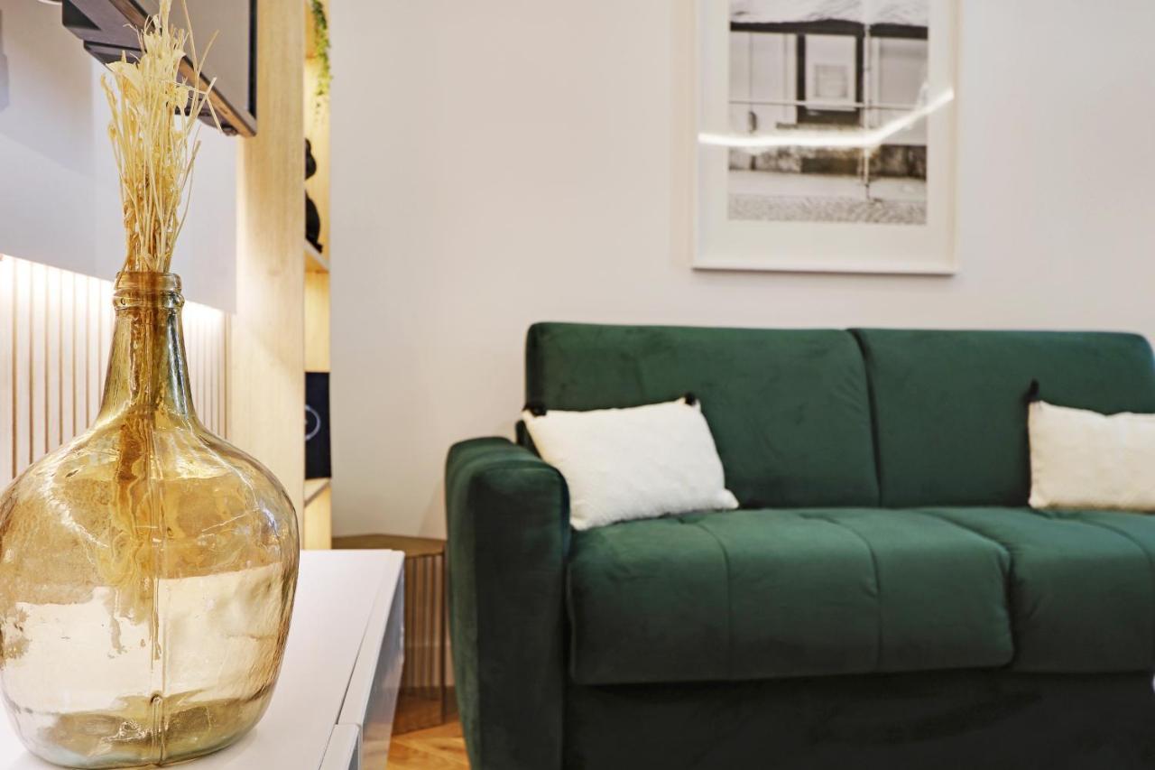 Off Majesti Upper Marais Apartment- Rue Du Faubourg Saint-Martin Paris Luaran gambar