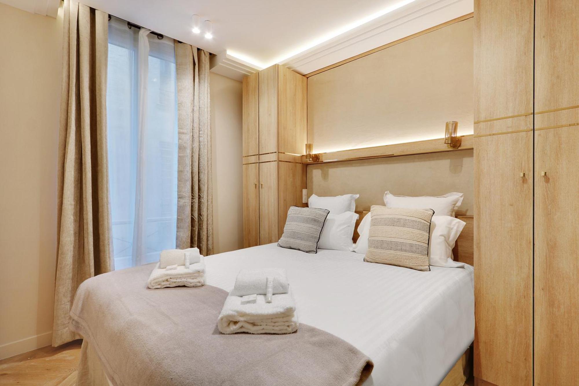 Off Majesti Upper Marais Apartment- Rue Du Faubourg Saint-Martin Paris Luaran gambar