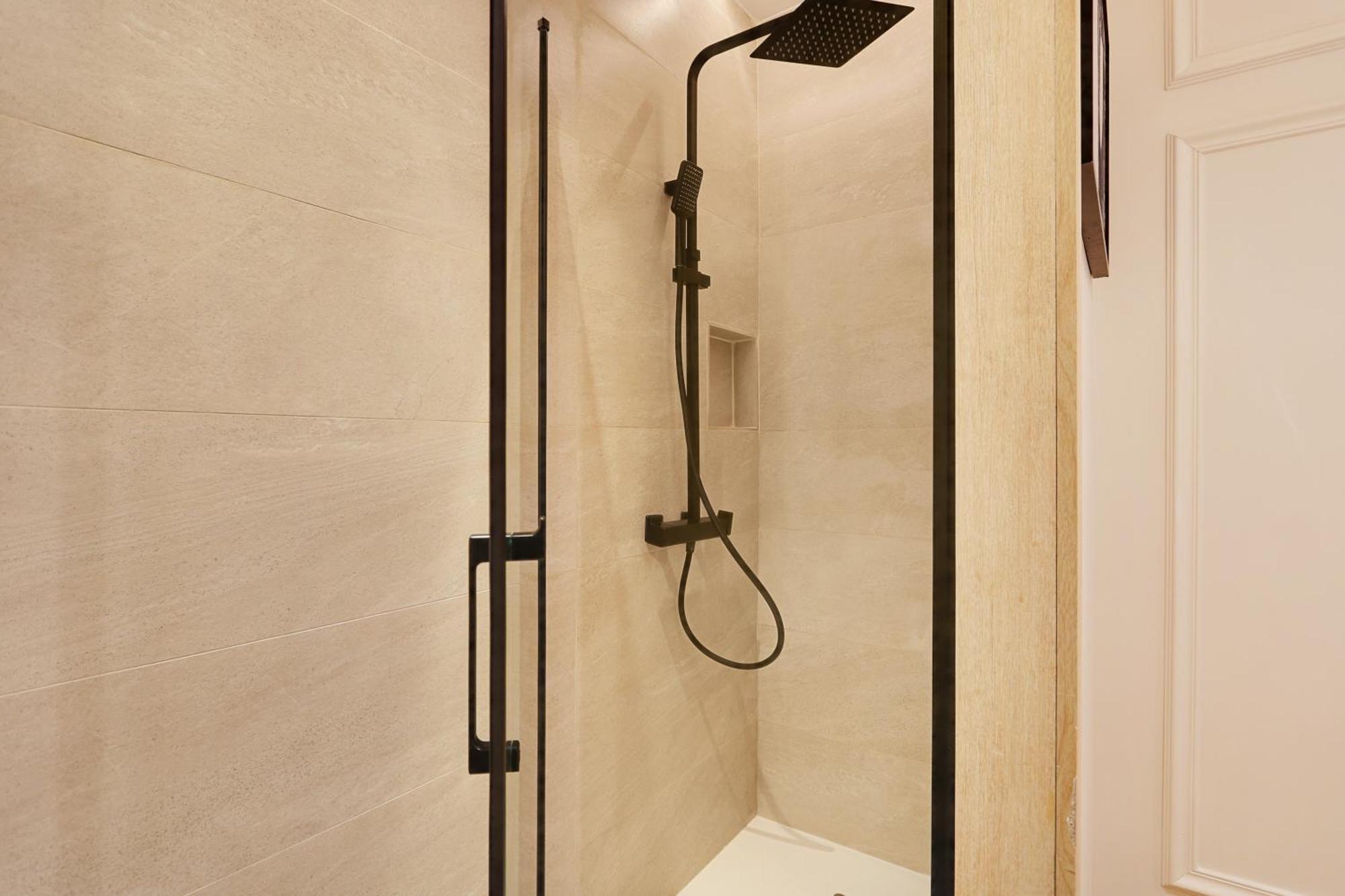 Off Majesti Upper Marais Apartment- Rue Du Faubourg Saint-Martin Paris Luaran gambar